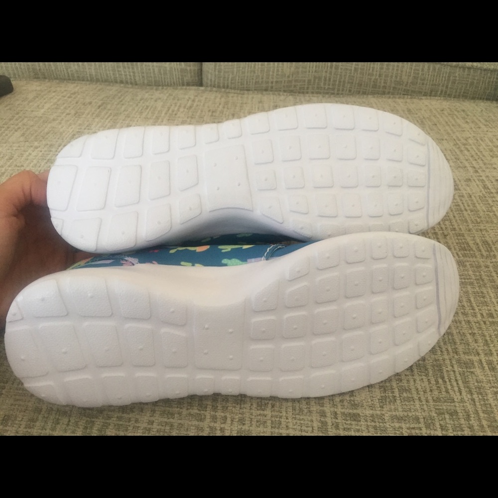 NWOT 🌵 sneakers - Picture 4 of 6